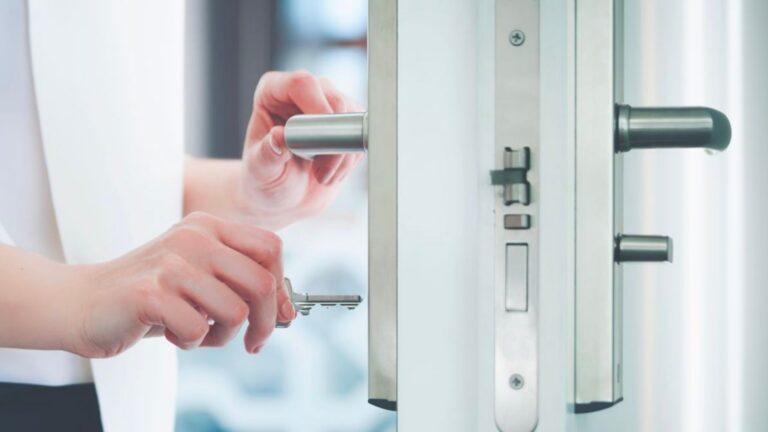 Need An Expert Locksmith In Surfers Paradise? Read This | Express Locksmith Gold Coast